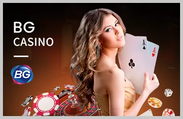 Giao diện đá gà trực tuyến trên ứng dụng Betcom88 với hình ảnh trận đấu và tùy chọn đặt cược.